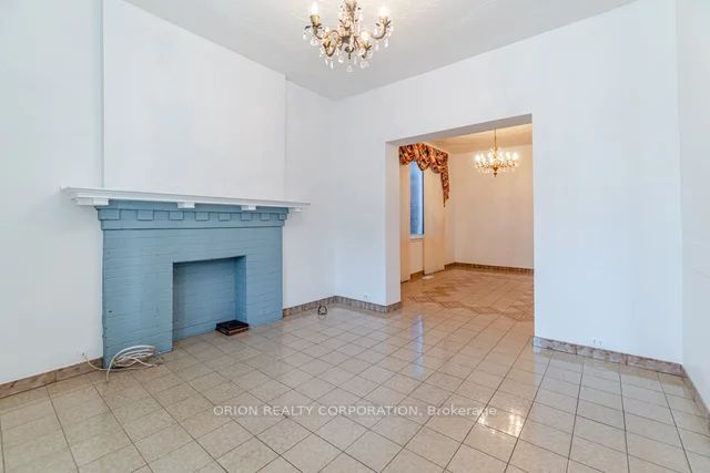 27 Spring Grove Ave