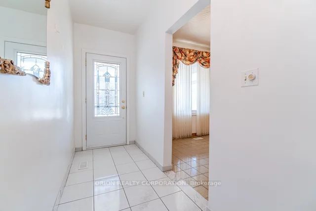 27 Spring Grove Ave