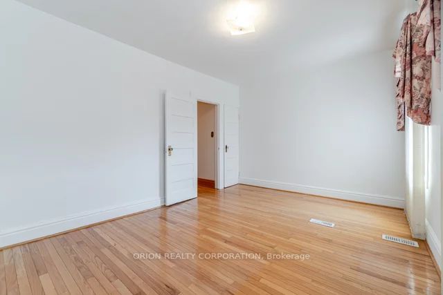27 Spring Grove Ave