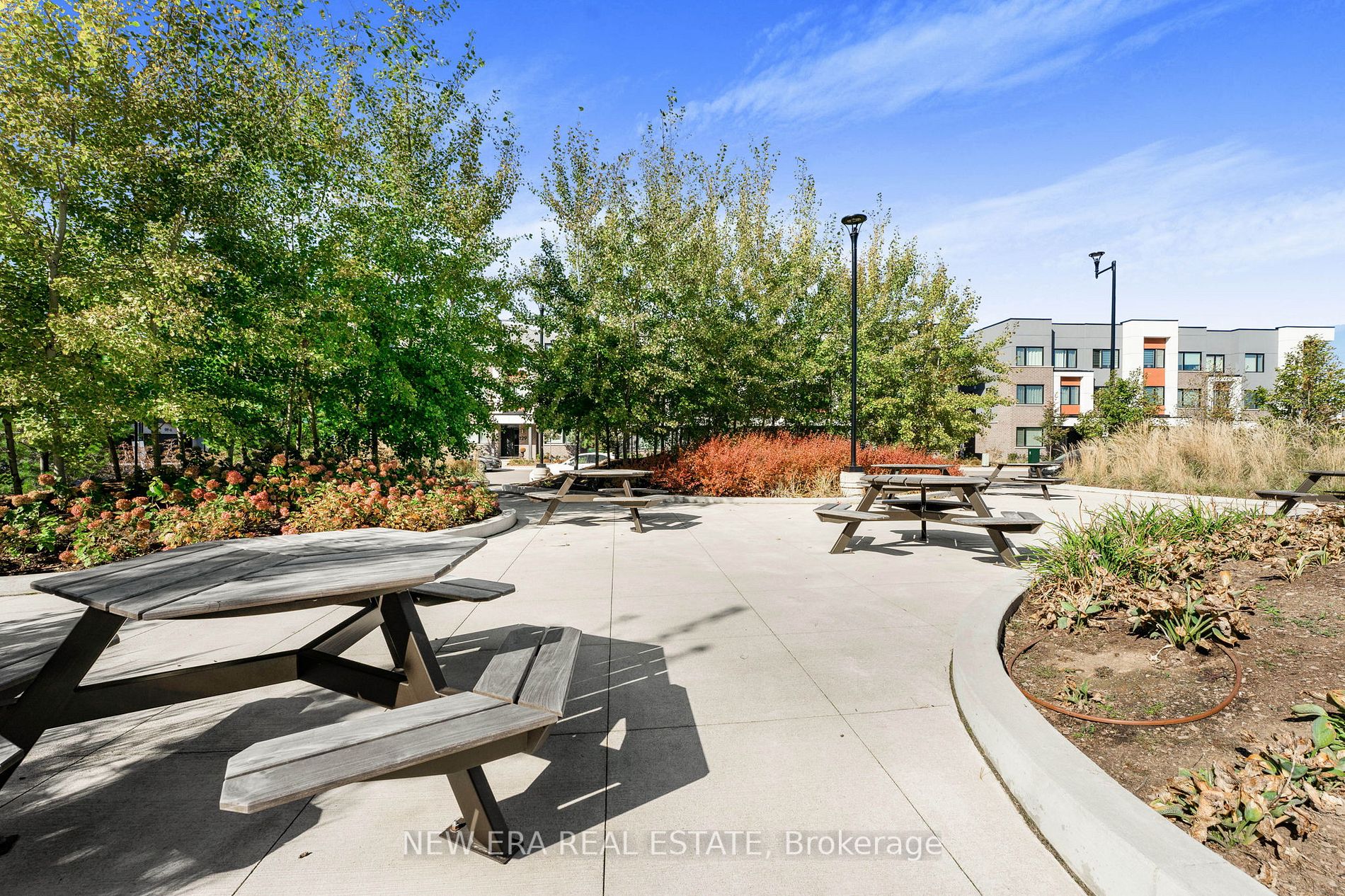 128 Grovewood Common, #408