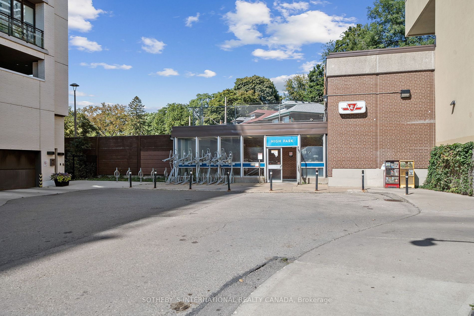 1990 Bloor St W, #802