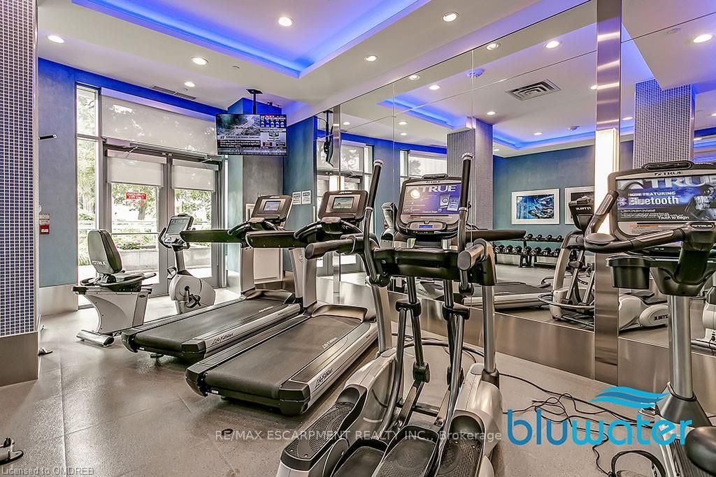3500 Lakeshore Rd W, #228