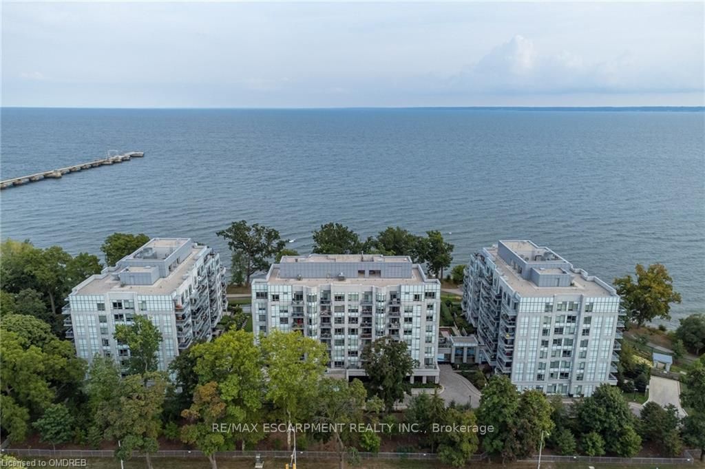 3500 Lakeshore Rd W, #228
