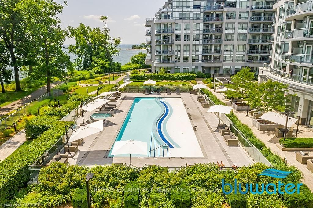 3500 Lakeshore Rd W, #228