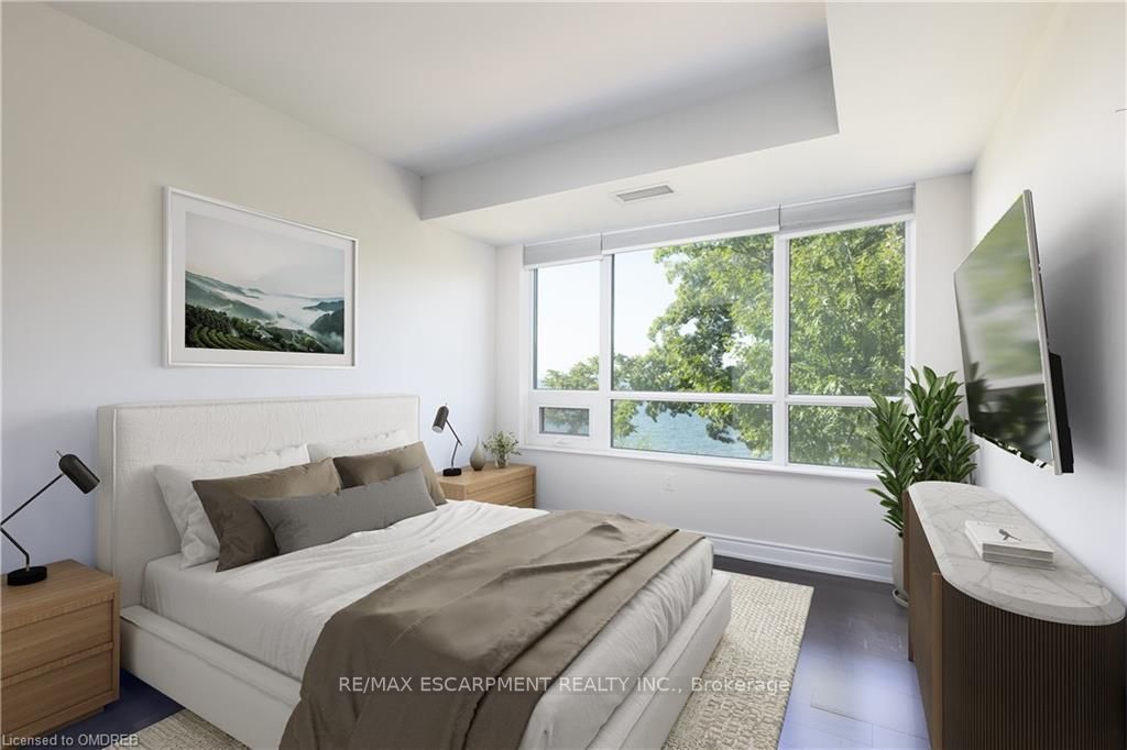 3500 Lakeshore Rd W, #228