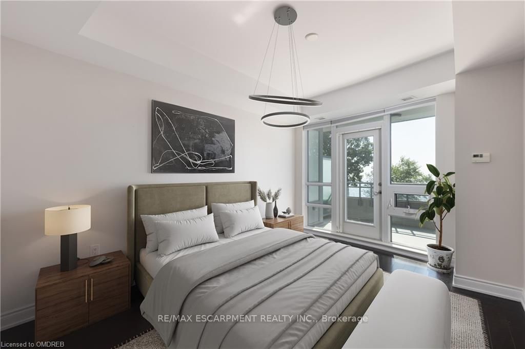 3500 Lakeshore Rd W, #228