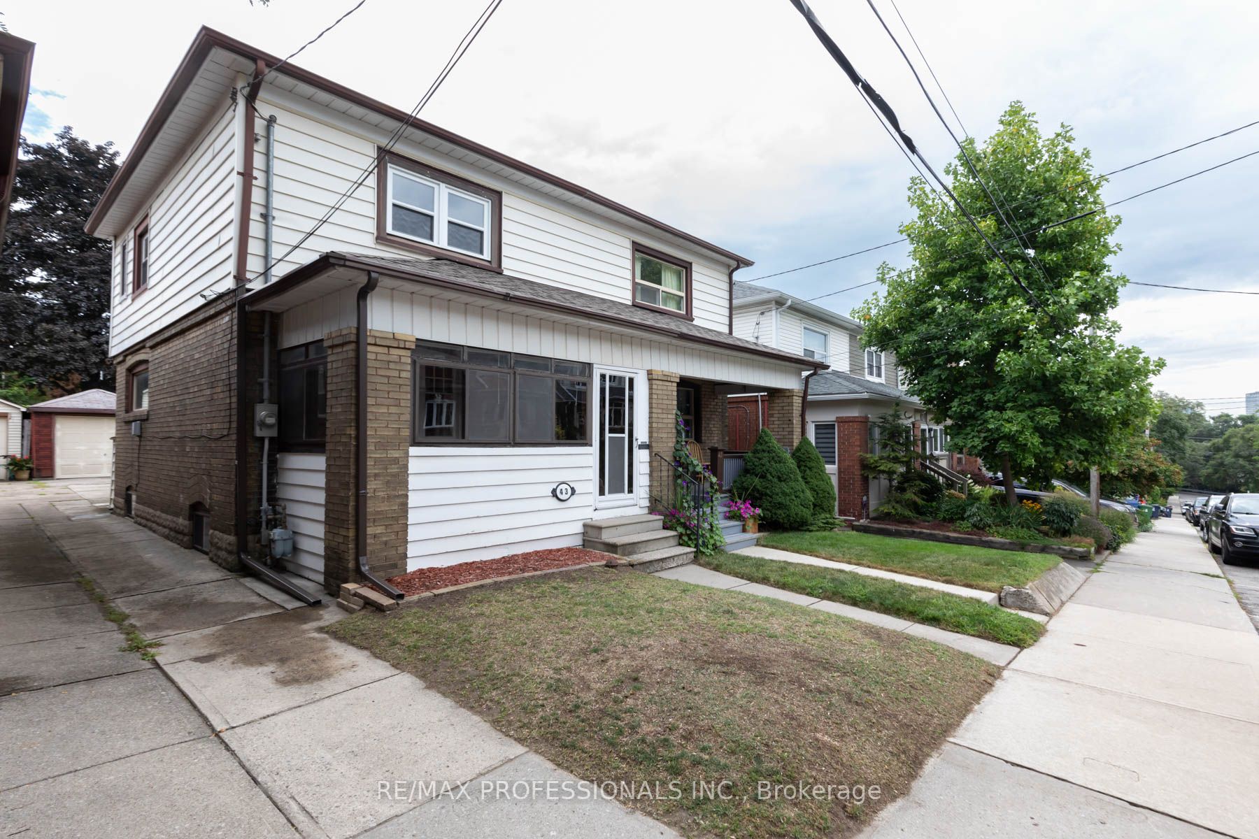 43 Runnymede Rd