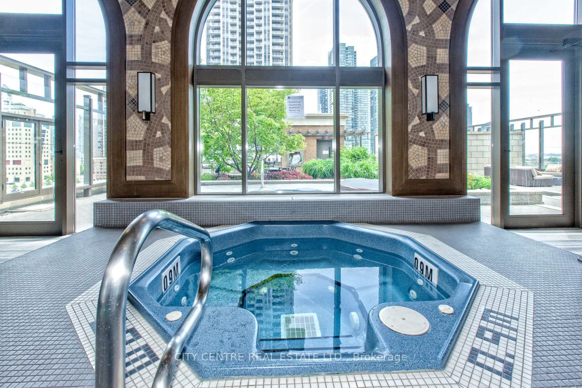 385 Prince Of Wales Dr, #1312