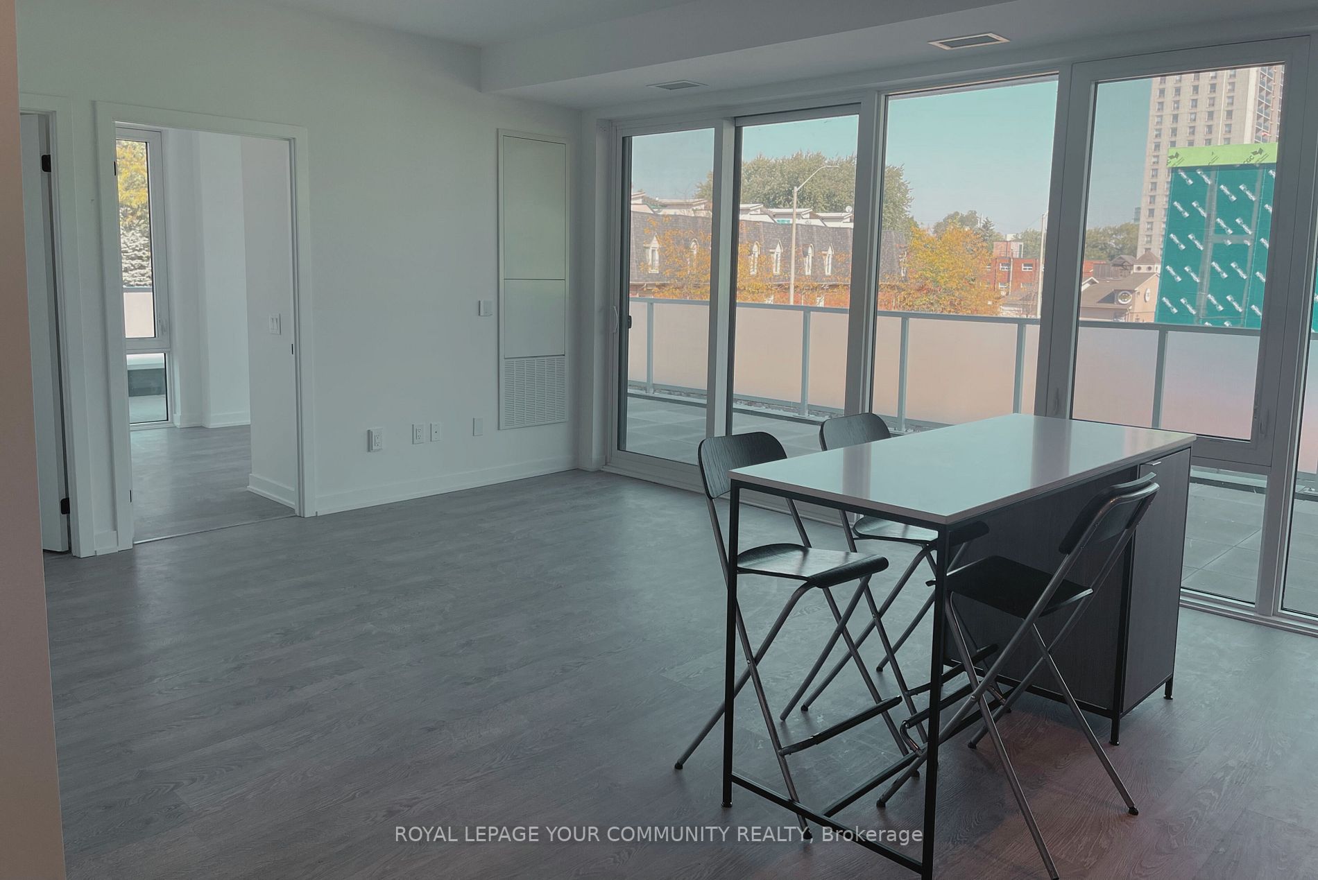 215 Lakeshore Road W, #214