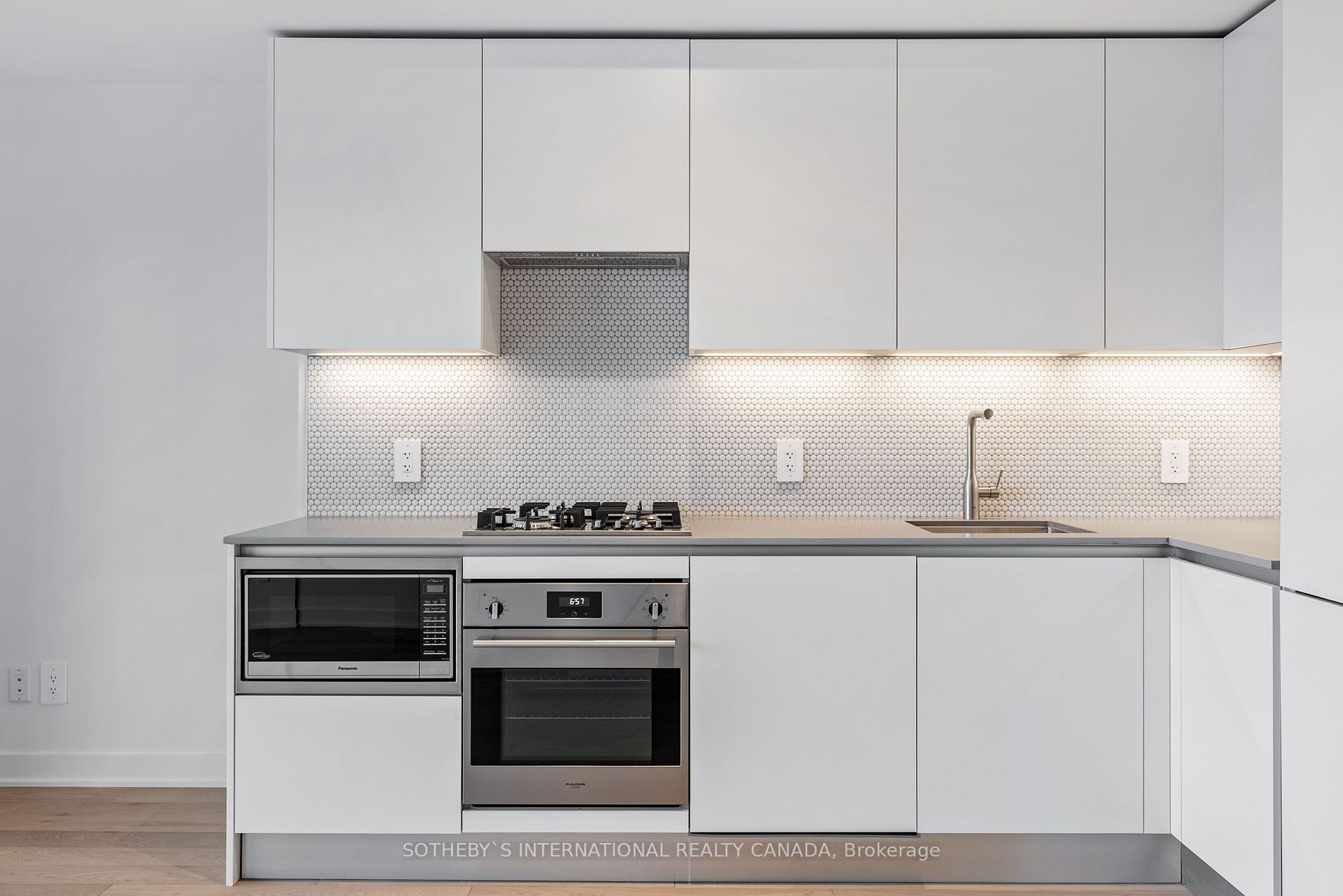 2720 Dundas St W, #513