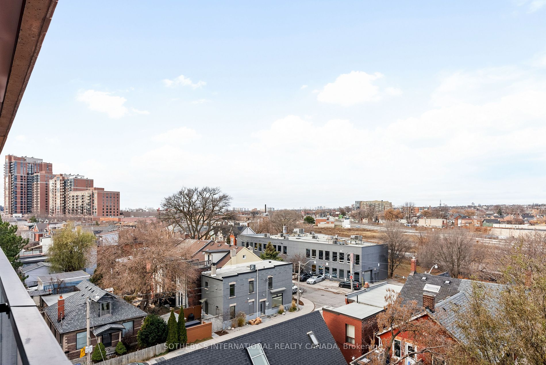 2720 Dundas St W, #513