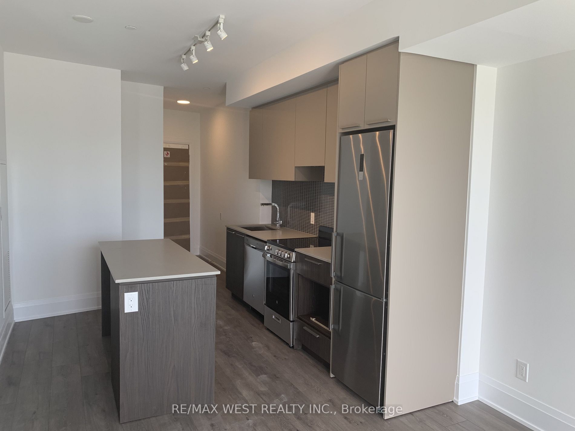20 Brin Dr, #615