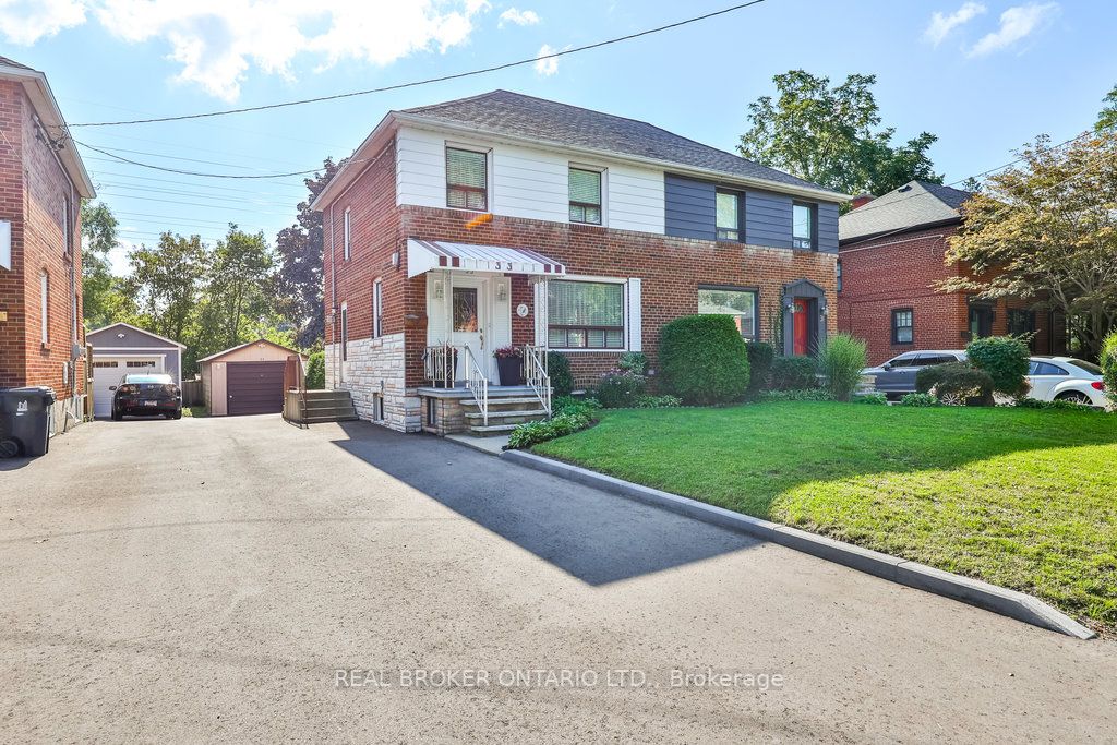 33 Allanbrooke Dr
