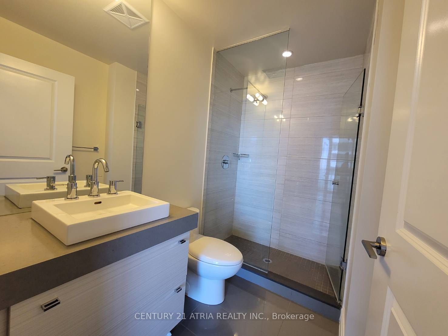 33 Shore Breeze Dr, #3403