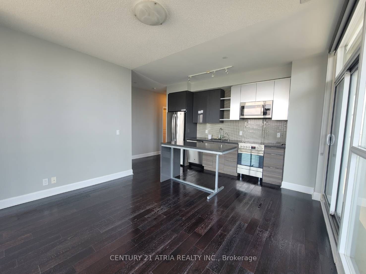33 Shore Breeze Dr, #3403