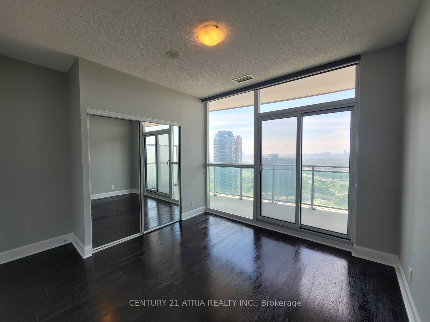 33 Shore Breeze Dr, #3403