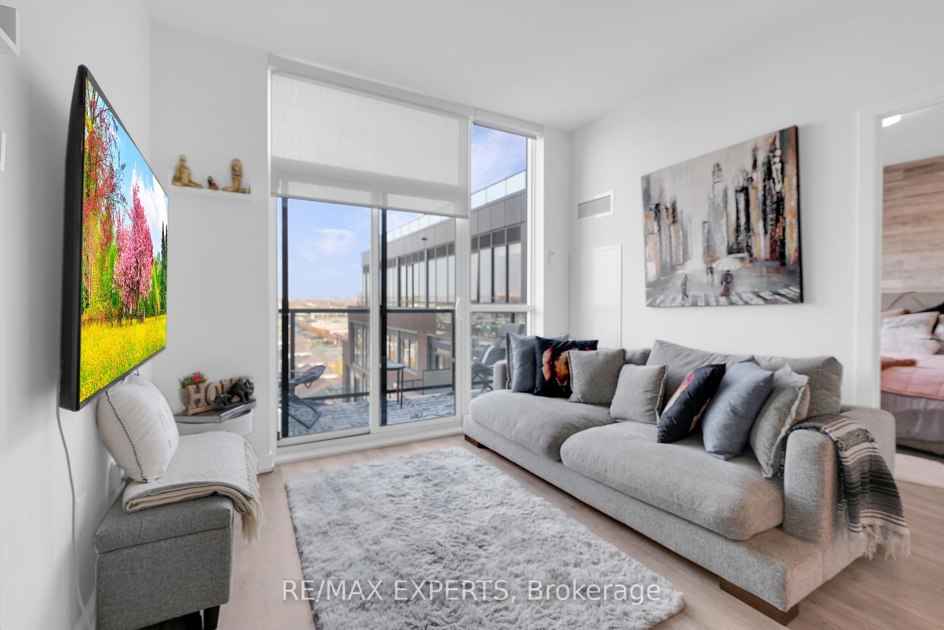 2300 St. Clair Ave W, #1008