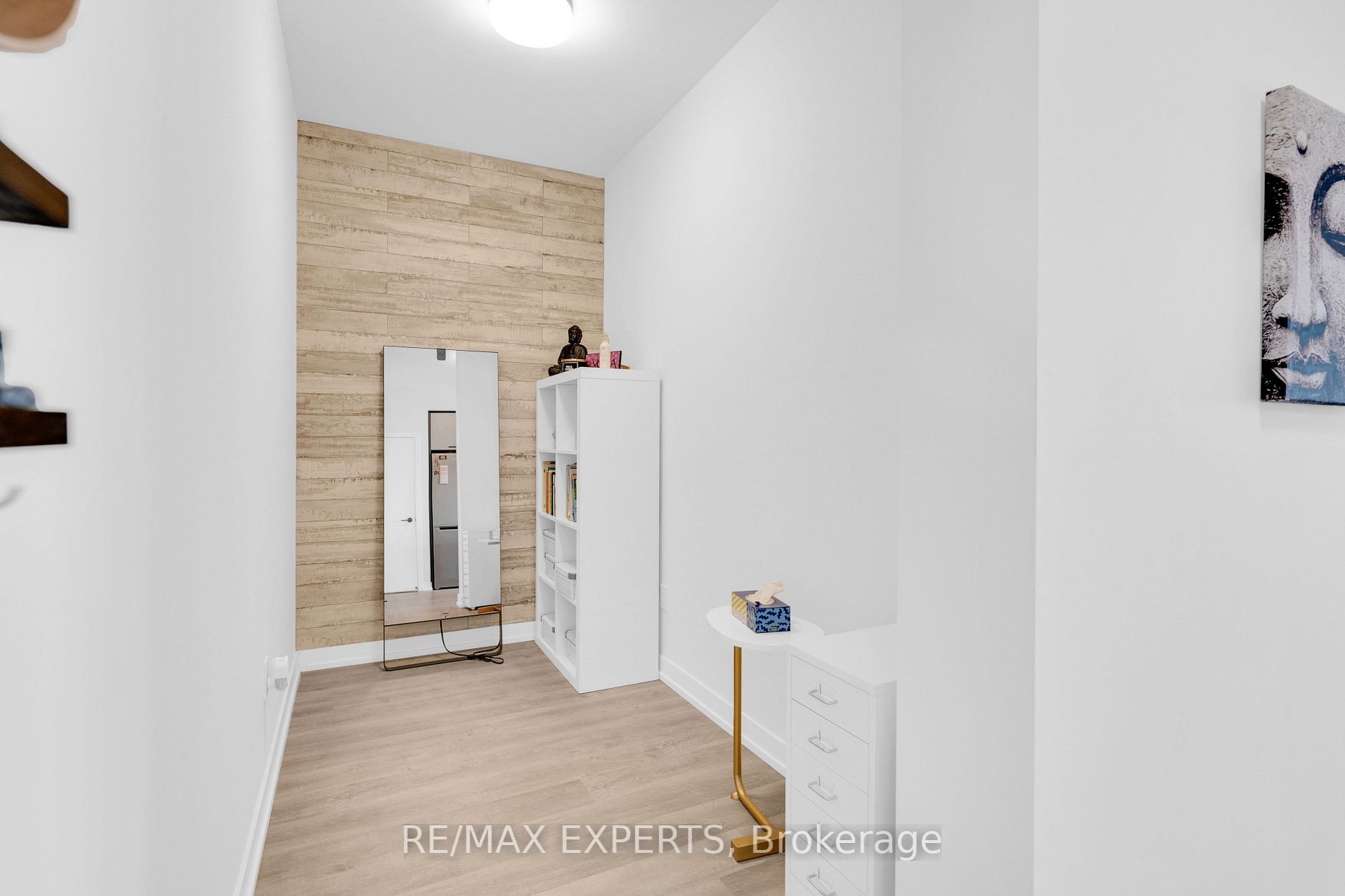 2300 St. Clair Ave W, #1008