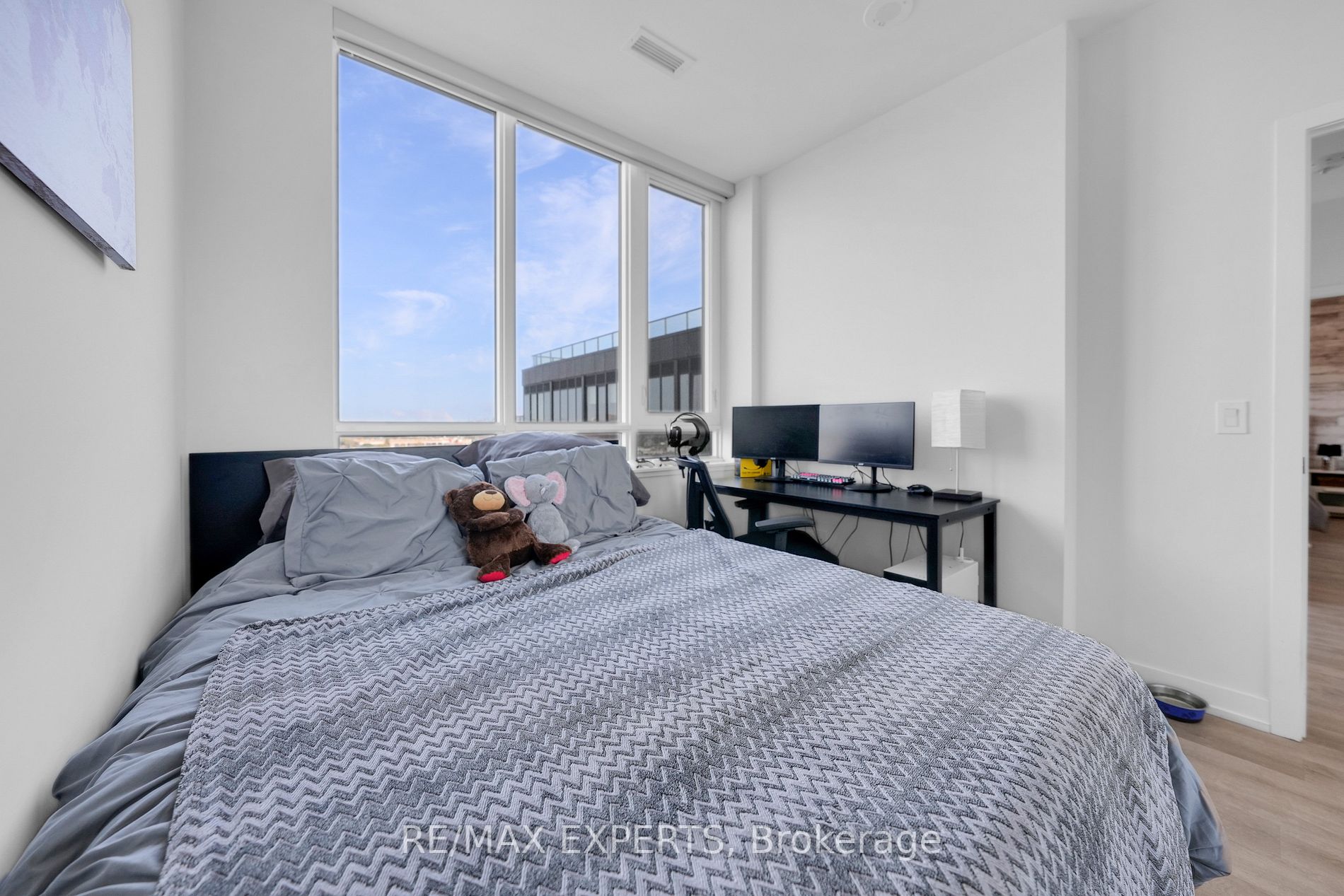 2300 St. Clair Ave W, #1008