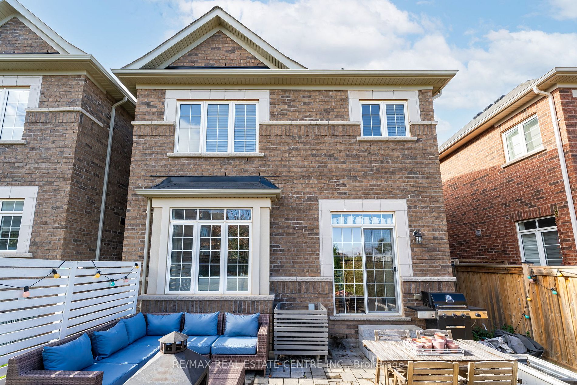 3053 Eberly Woods Dr