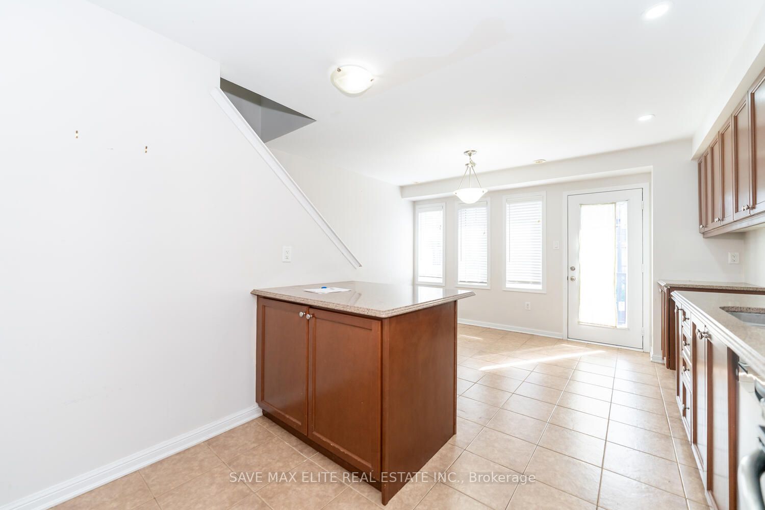 6020 Derry Rd, #17