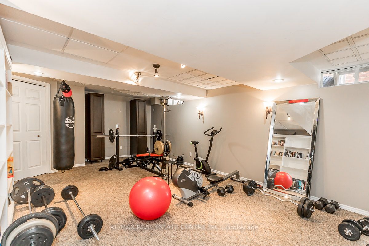 66 Colbourne Cres