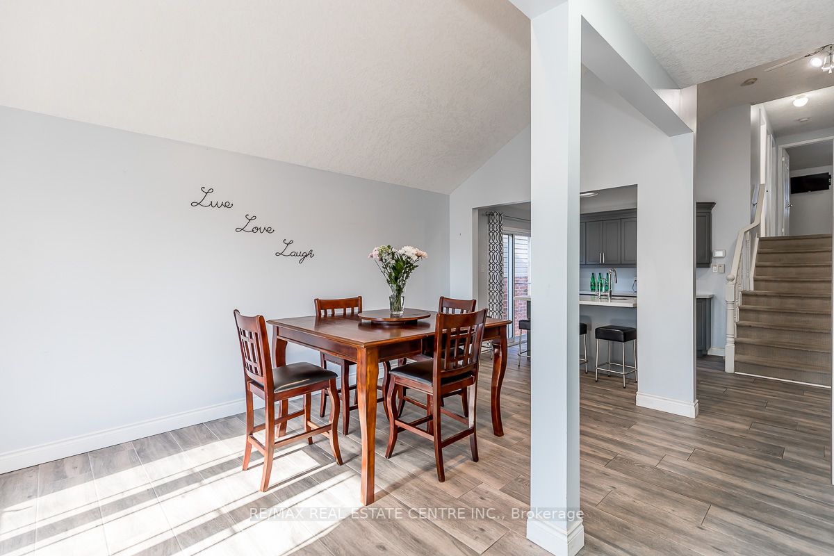66 Colbourne Cres