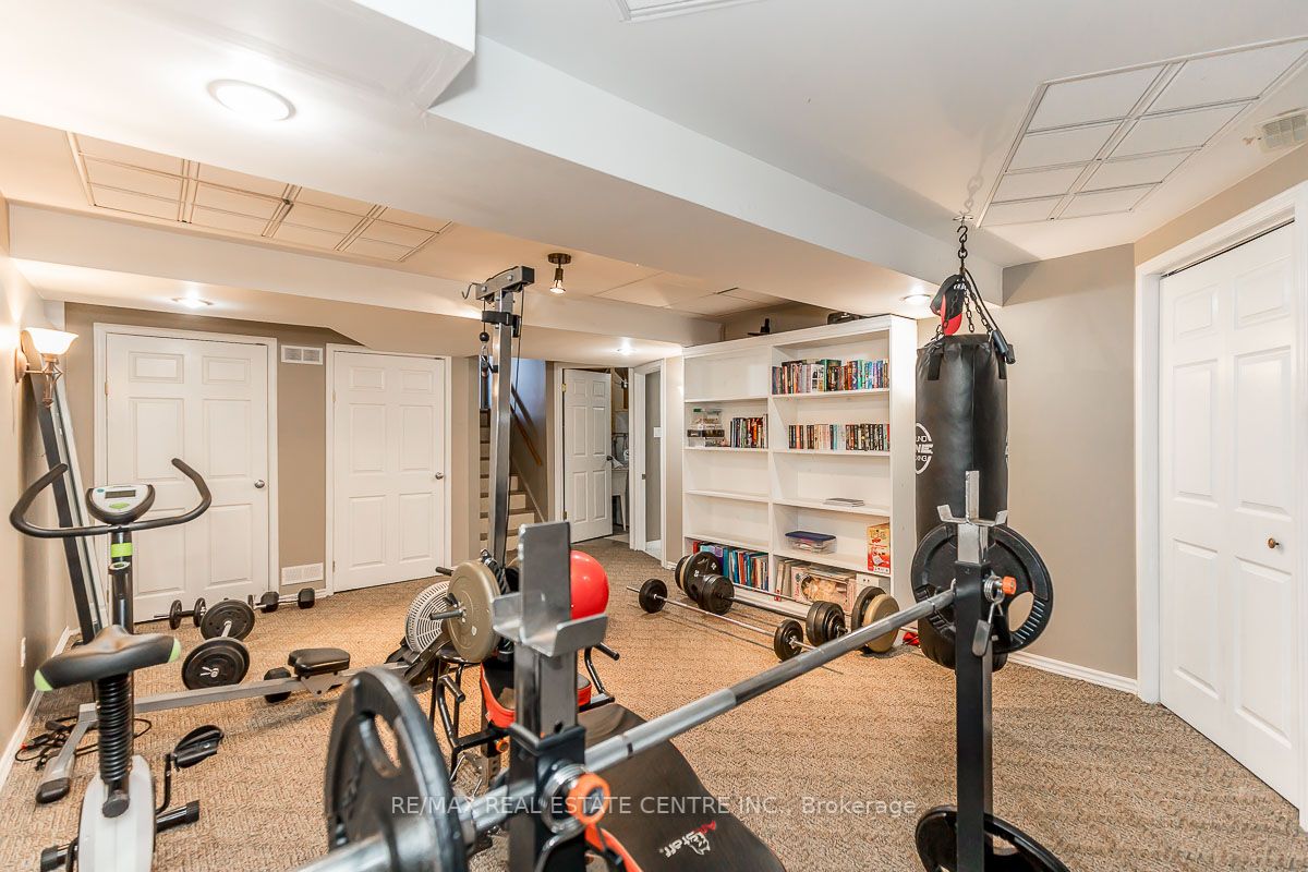 66 Colbourne Cres