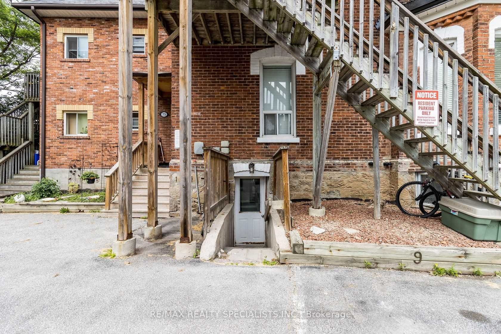 75 Mcintyre Cres, #9