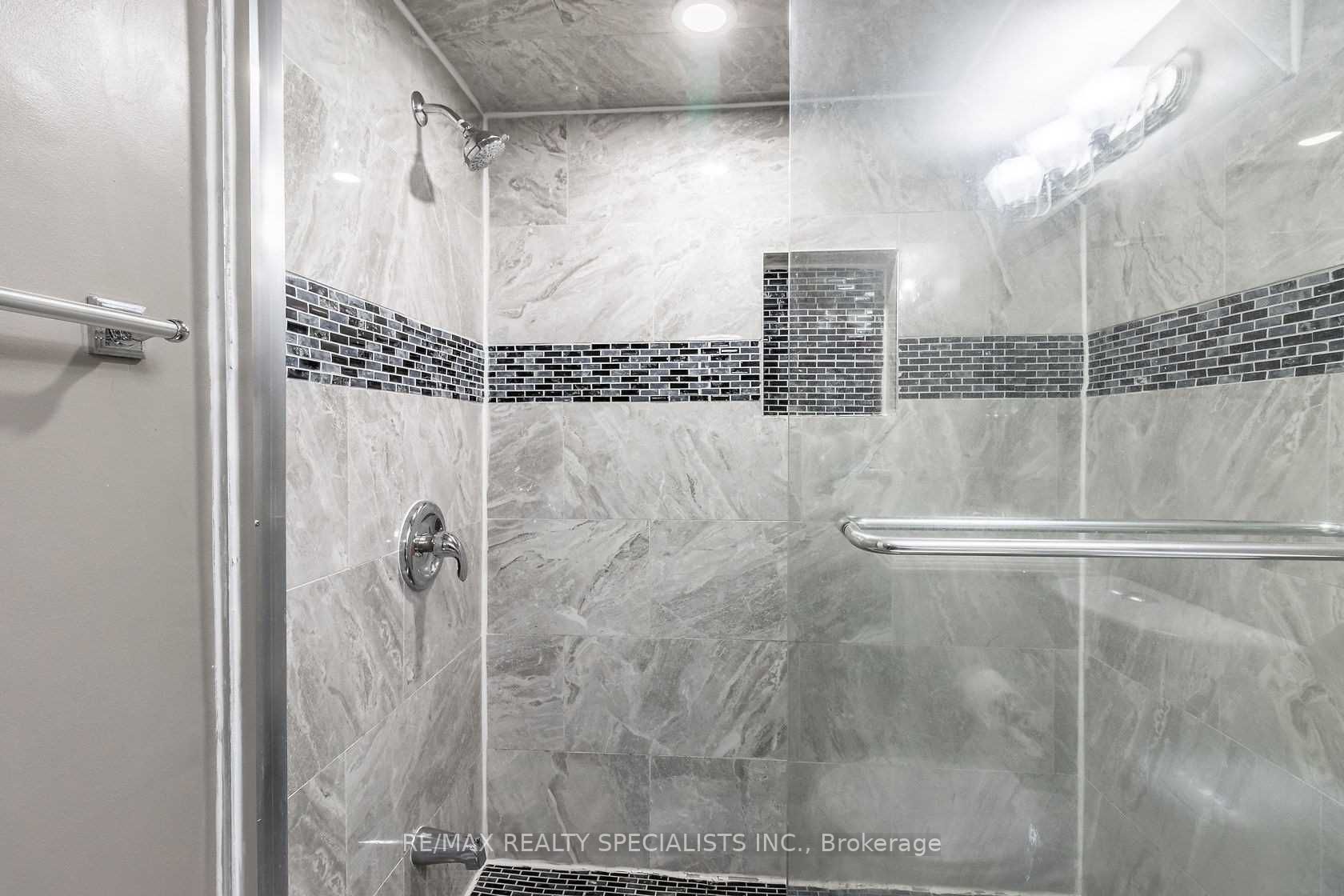 75 Mcintyre Cres, #9