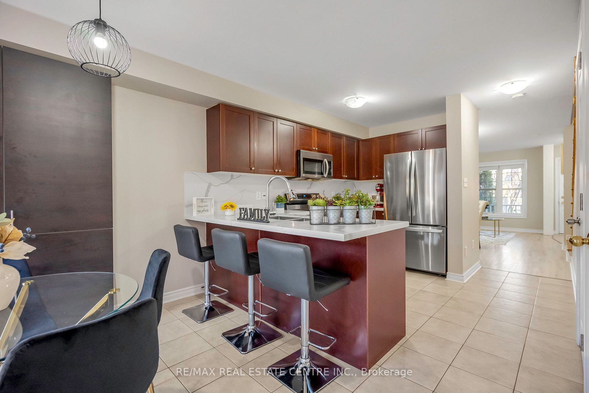 123 Swindale Dr