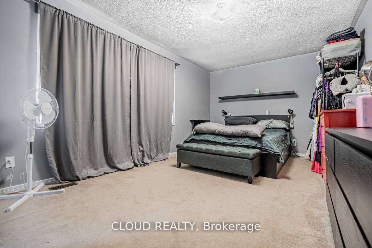 1089 Ivandale Dr S