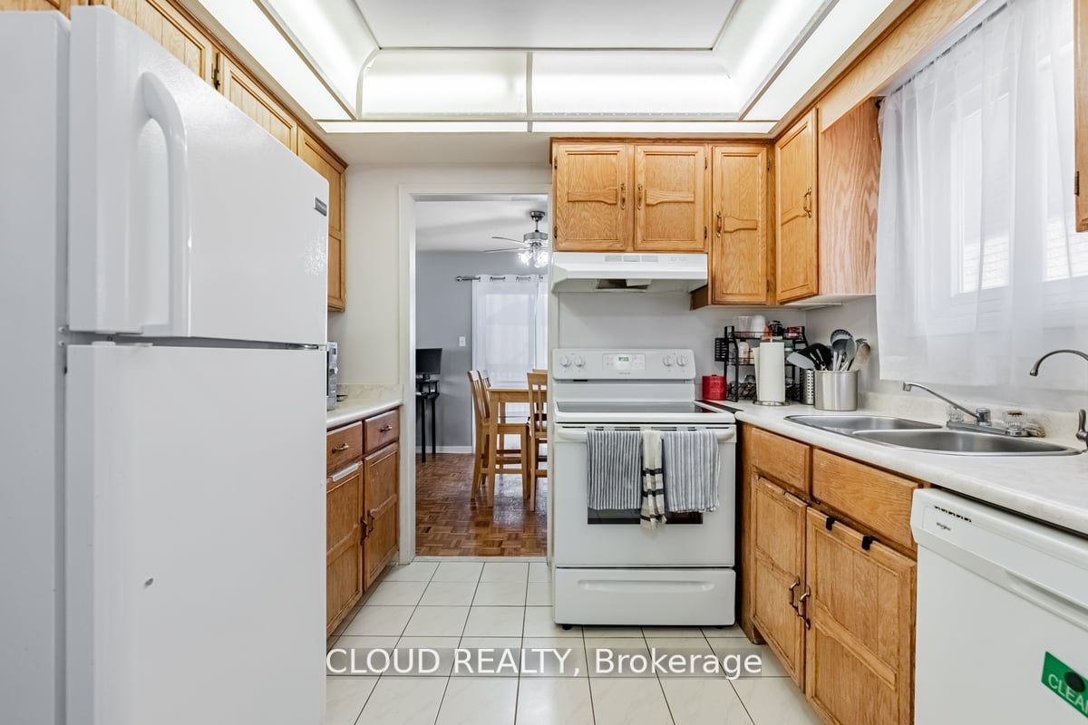 1089 Ivandale Dr S