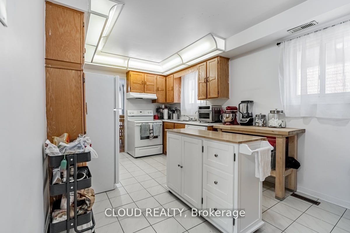 1089 Ivandale Dr S