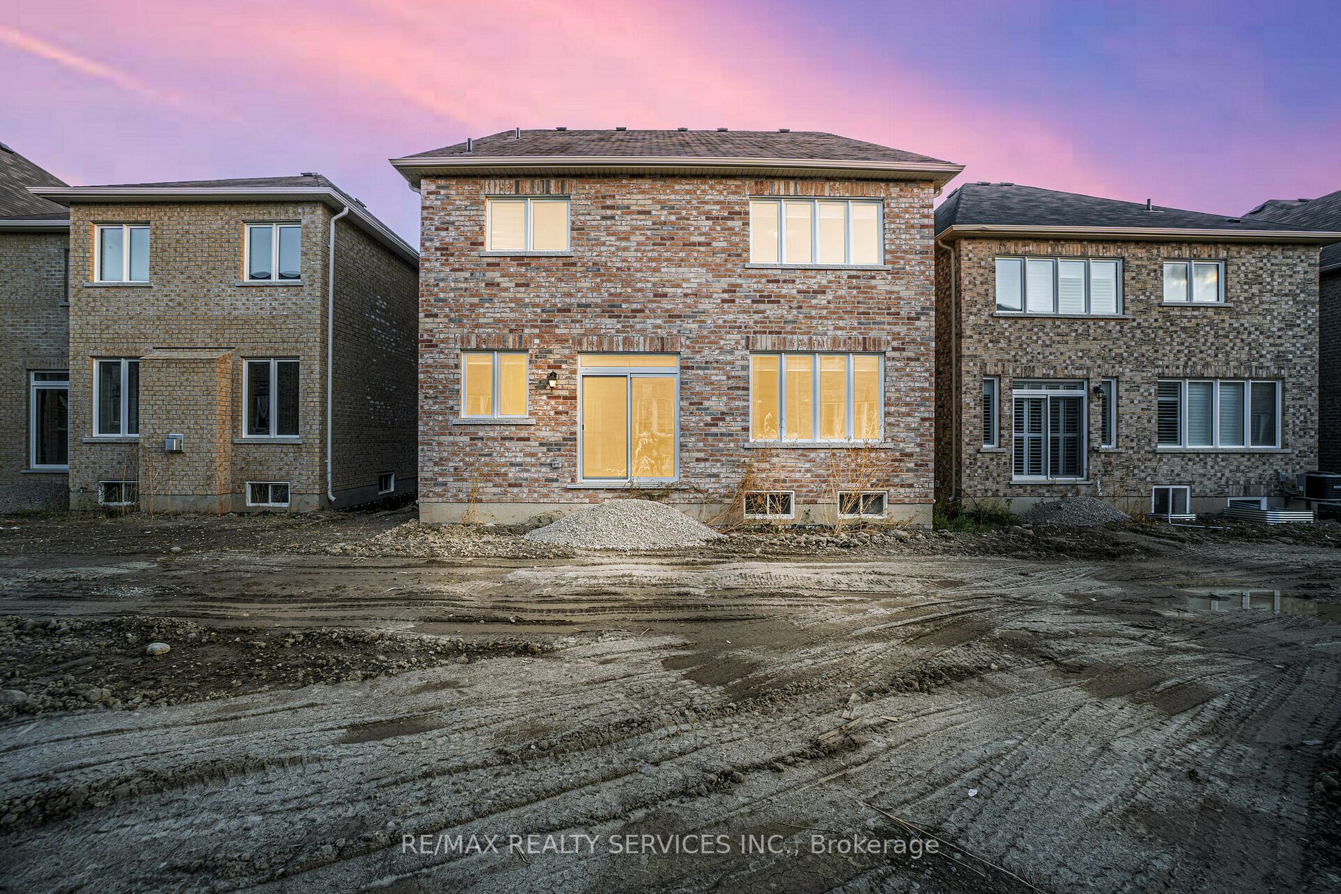 63 Royal Fern Cres
