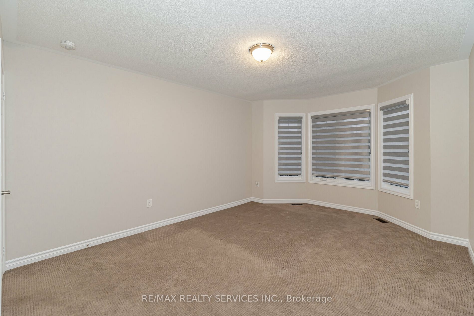 63 Royal Fern Cres