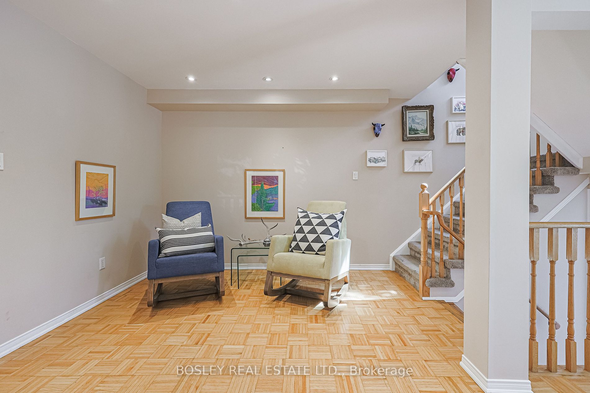 2148 St Clair Ave W