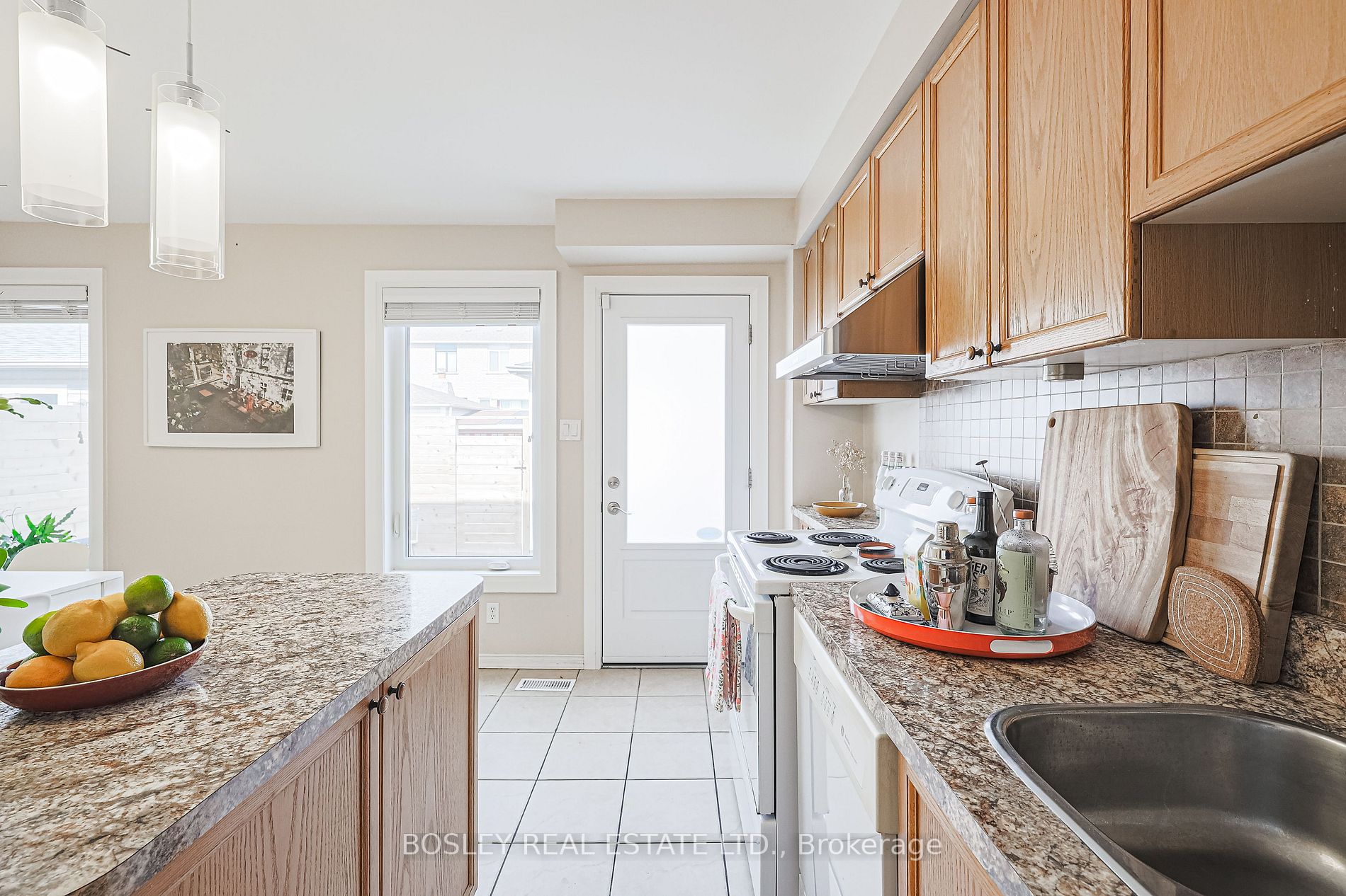 2148 St Clair Ave W