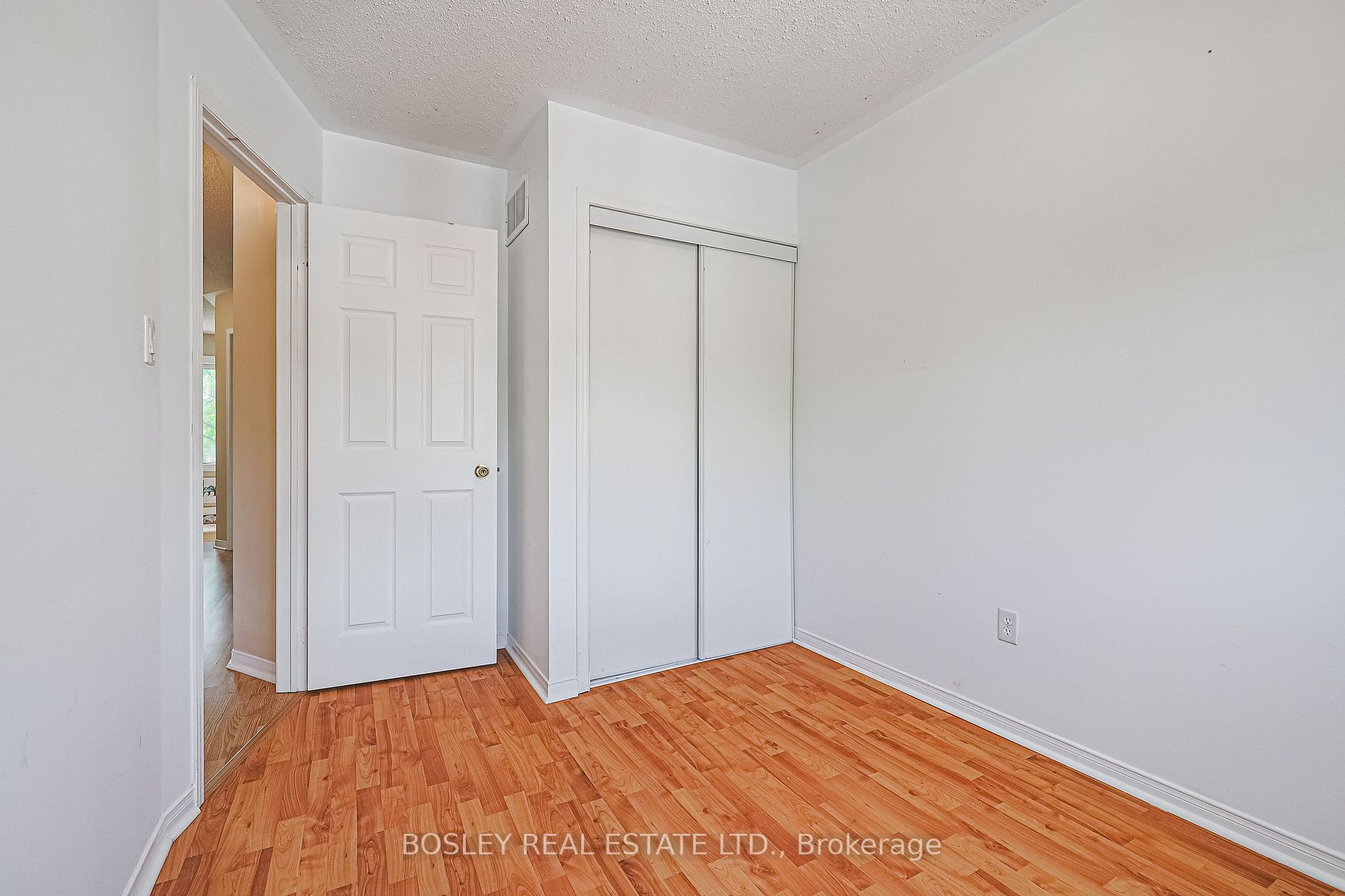 2148 St Clair Ave W