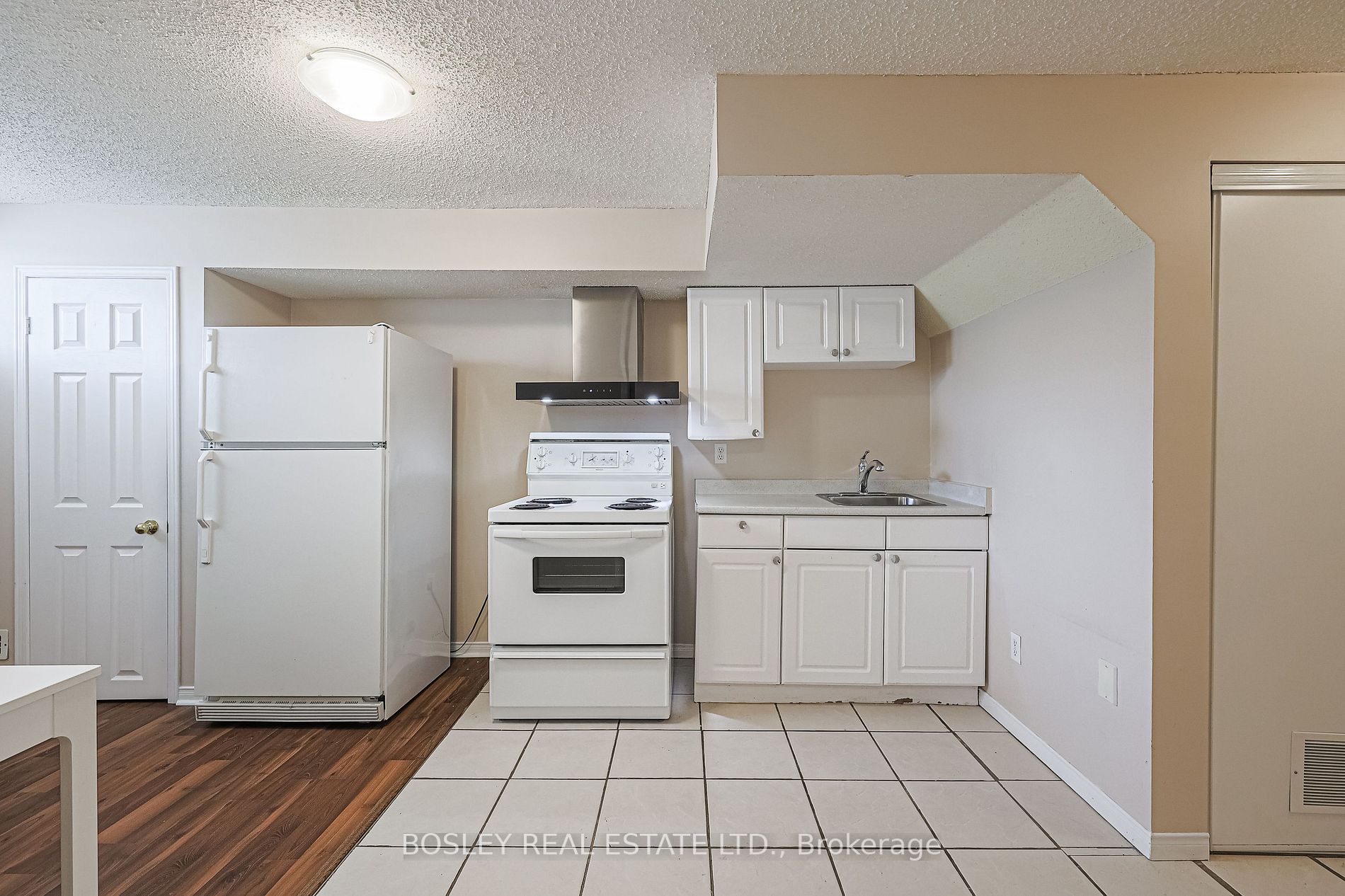 2148 St Clair Ave W