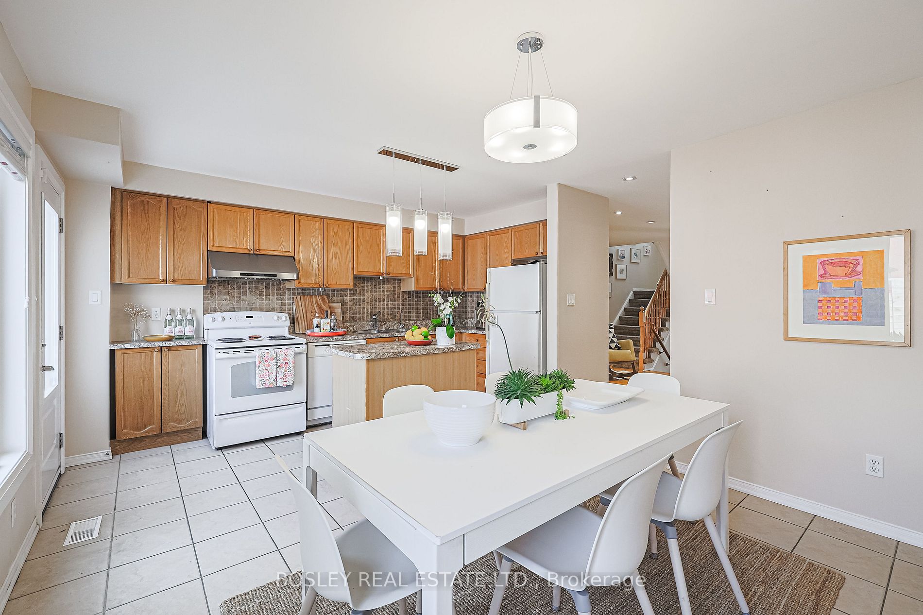 2148 St Clair Ave W