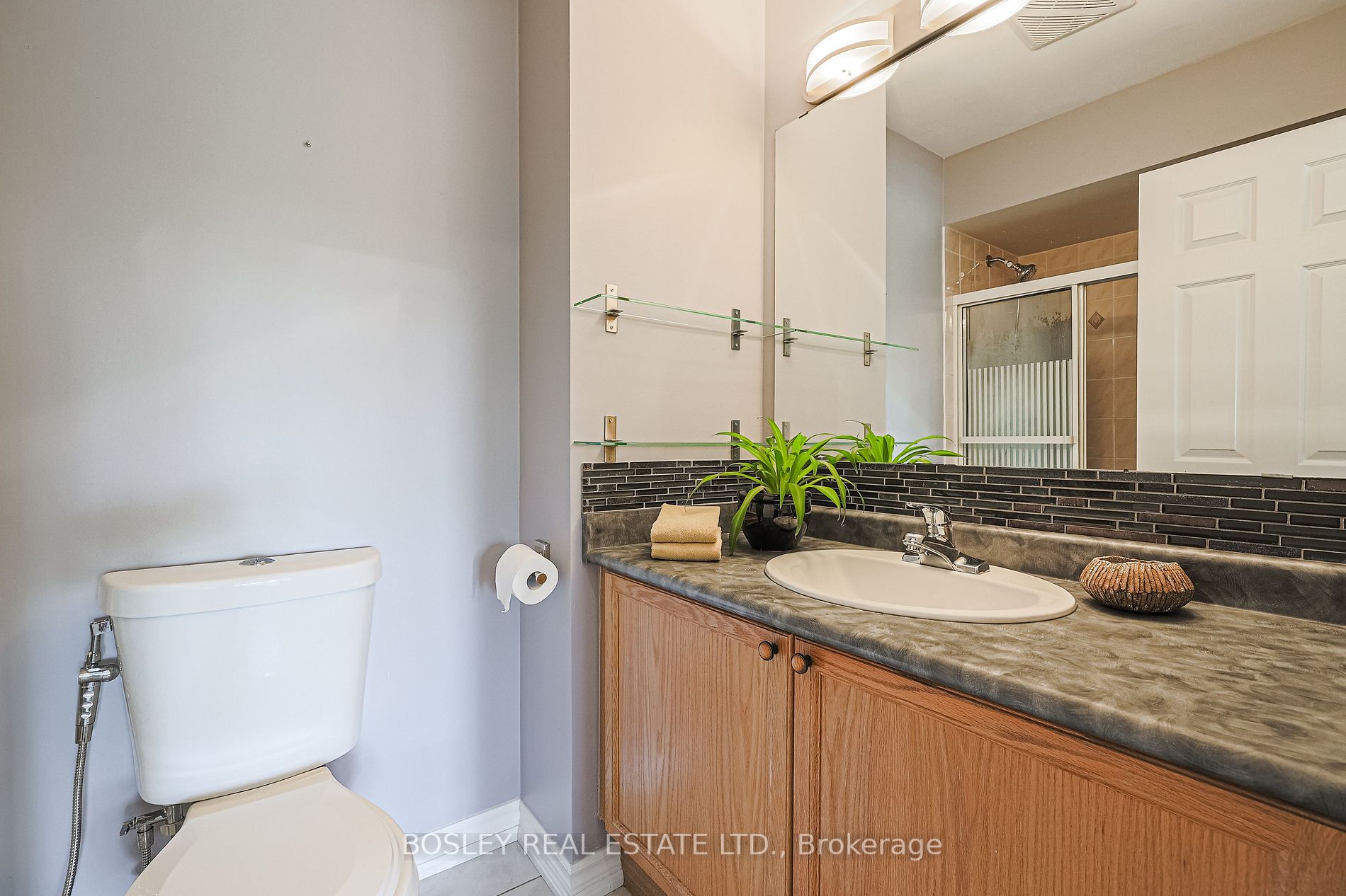 2148 St Clair Ave W