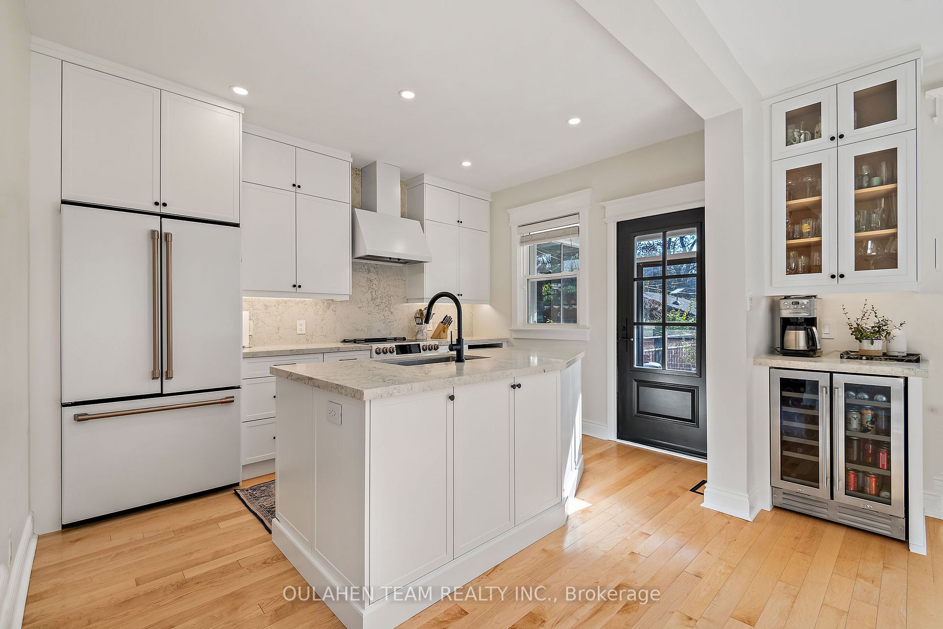 41 Abbott Ave