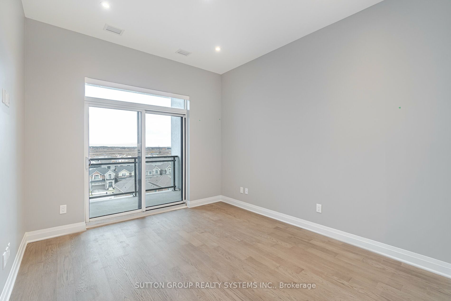 460 Gordon Krantz Ave, #602