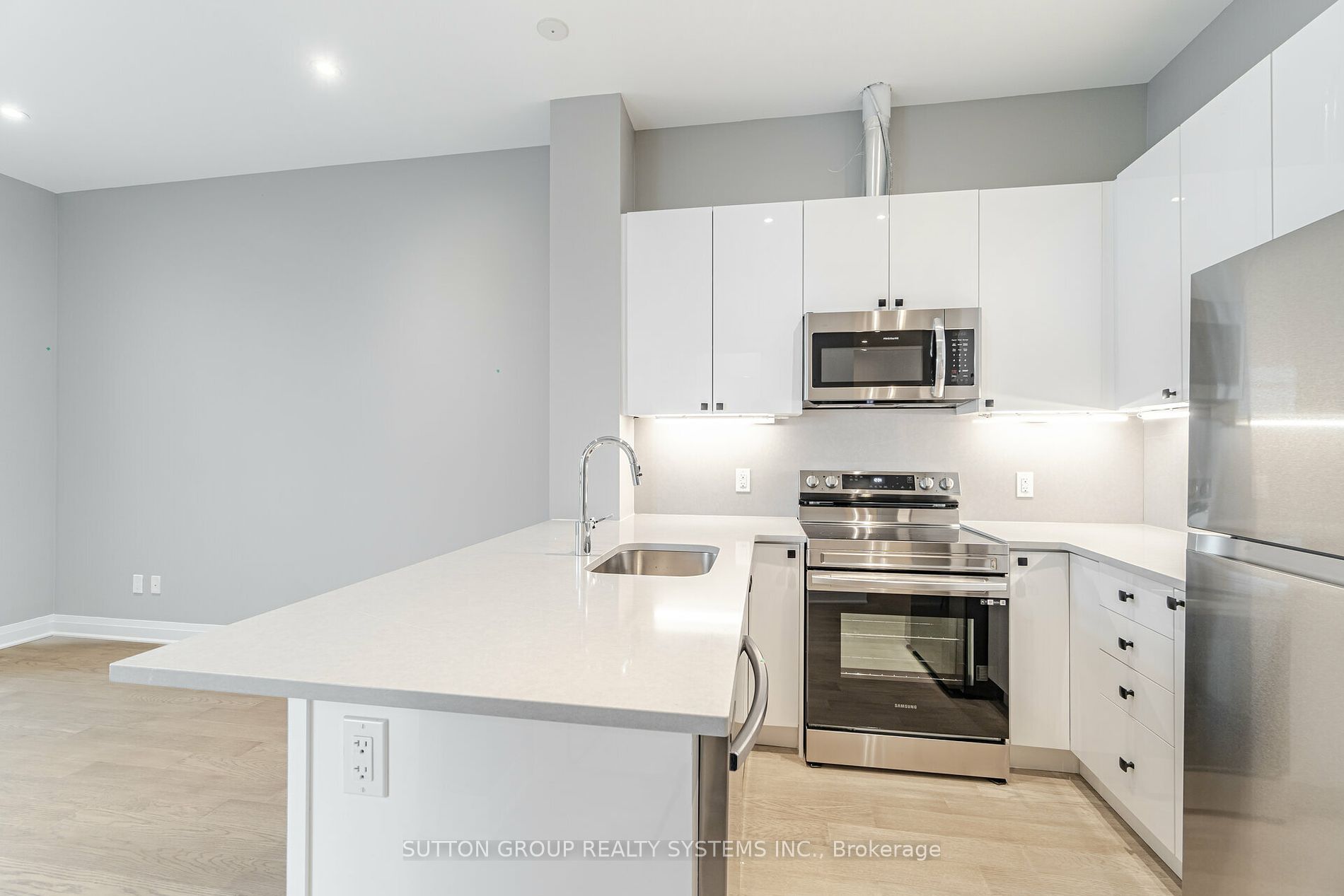 460 Gordon Krantz Ave, #602
