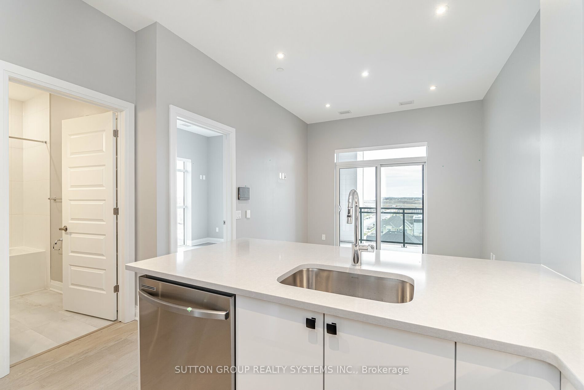460 Gordon Krantz Ave, #602
