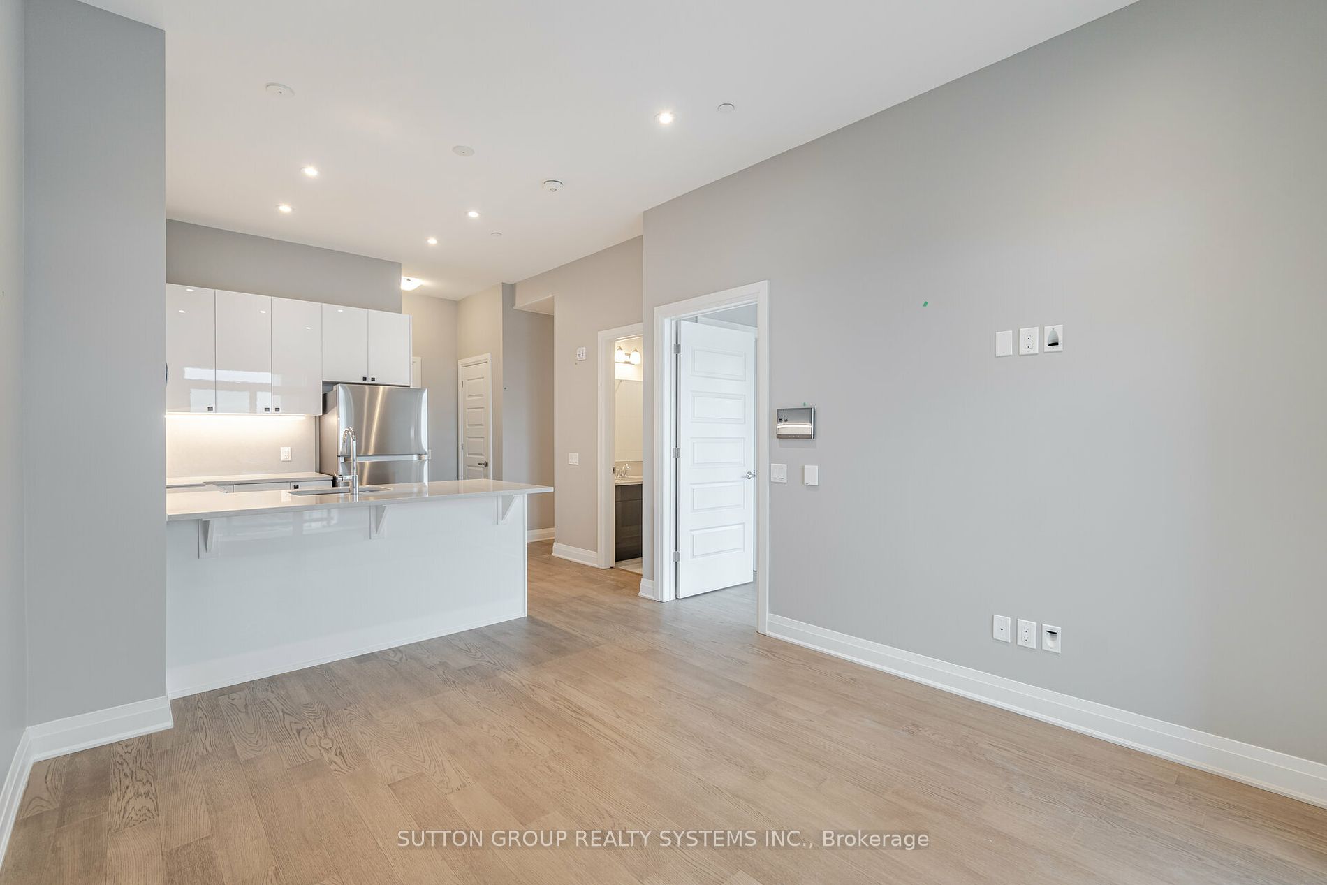 460 Gordon Krantz Ave, #602