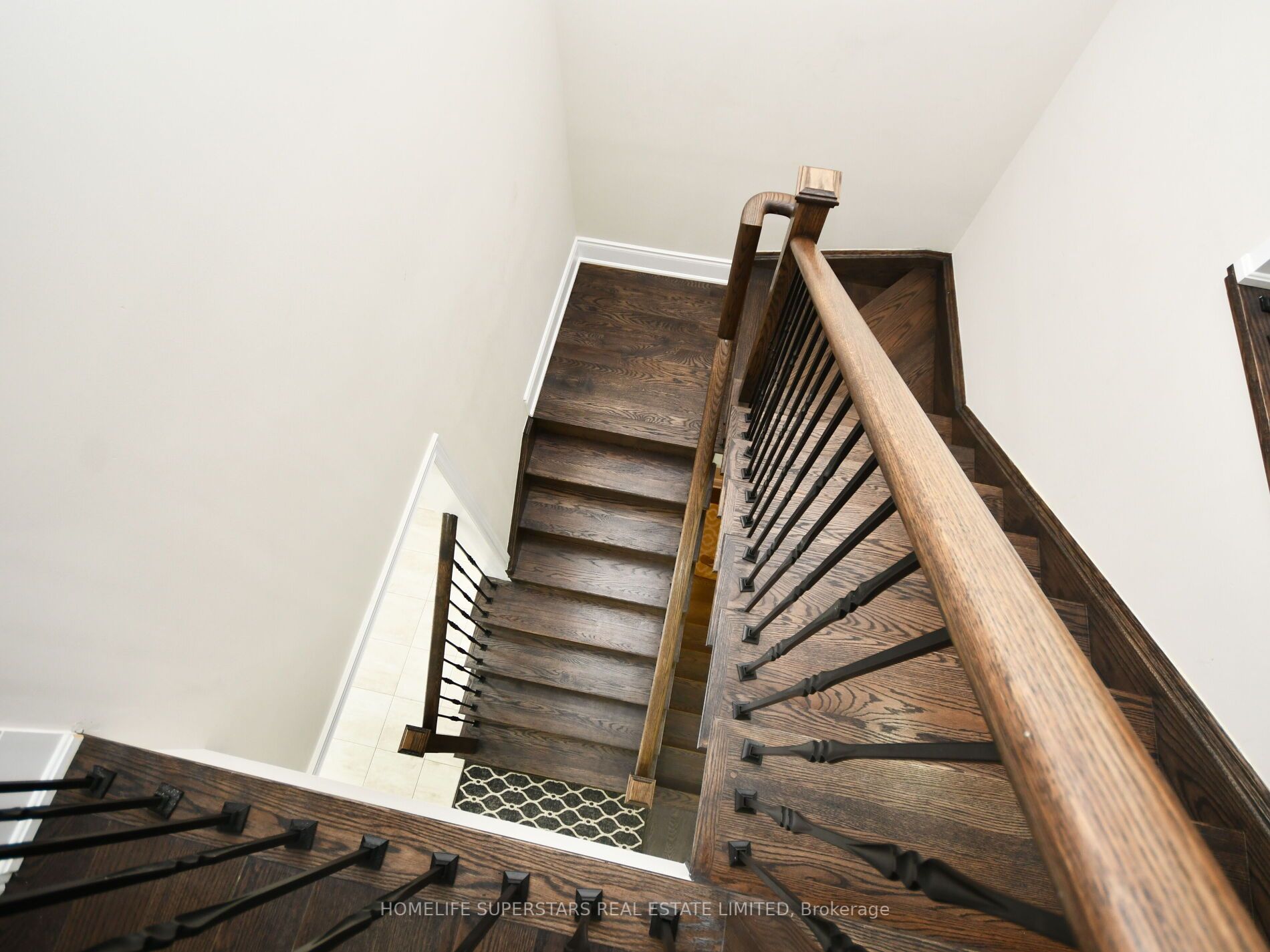 54 Arthur Griifin Cres E
