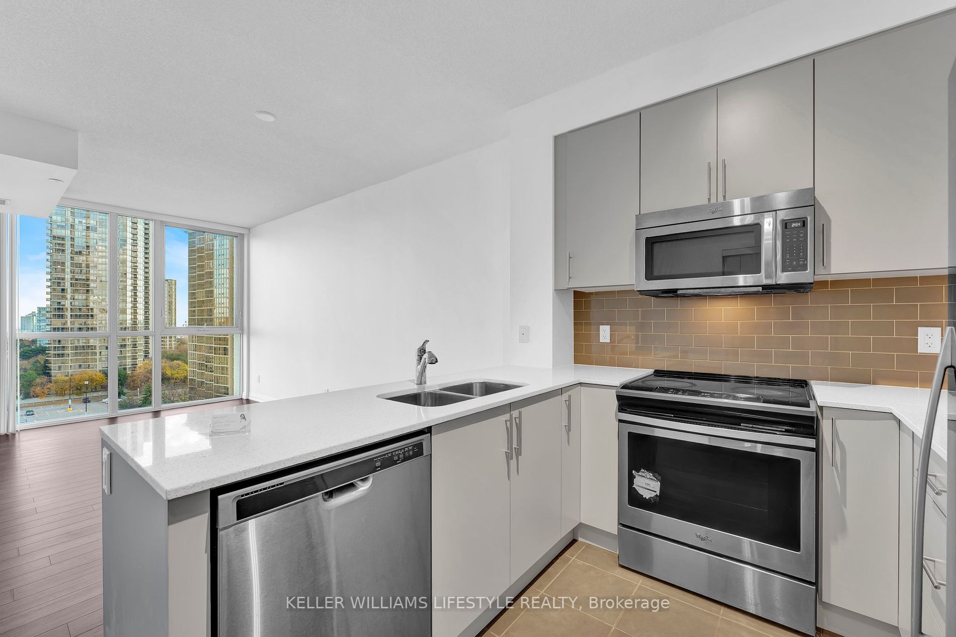 75 Eglinton Ave W, #903