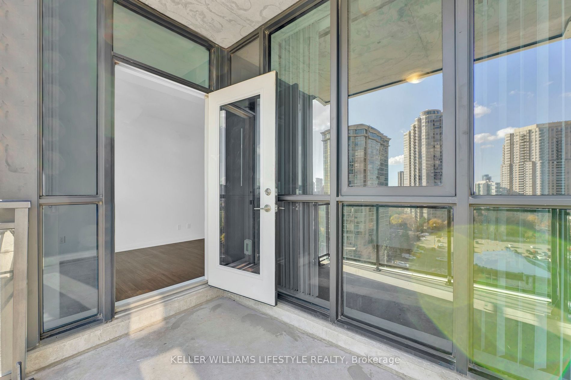 75 Eglinton Ave W, #903